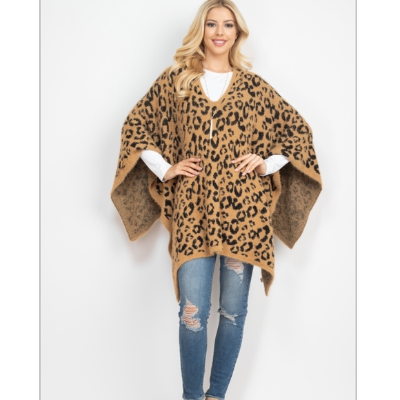 Leopard Print Knit Poncho - Picture 2 of 9